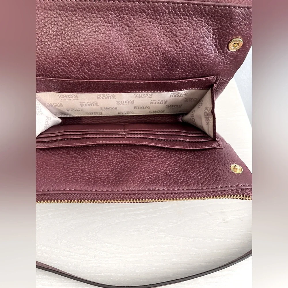 MICHAEL KORS Burgundy Leather Gold Hardware Crossbody Purse - Picture 4 of 7